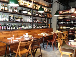 炭焼ワイン酒場 Sante3.JPG